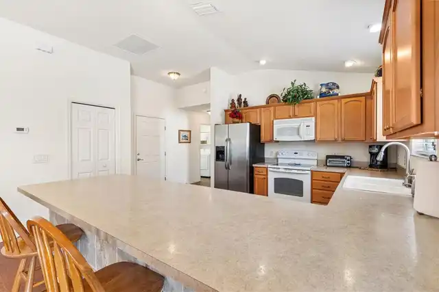 Listing Photo 6