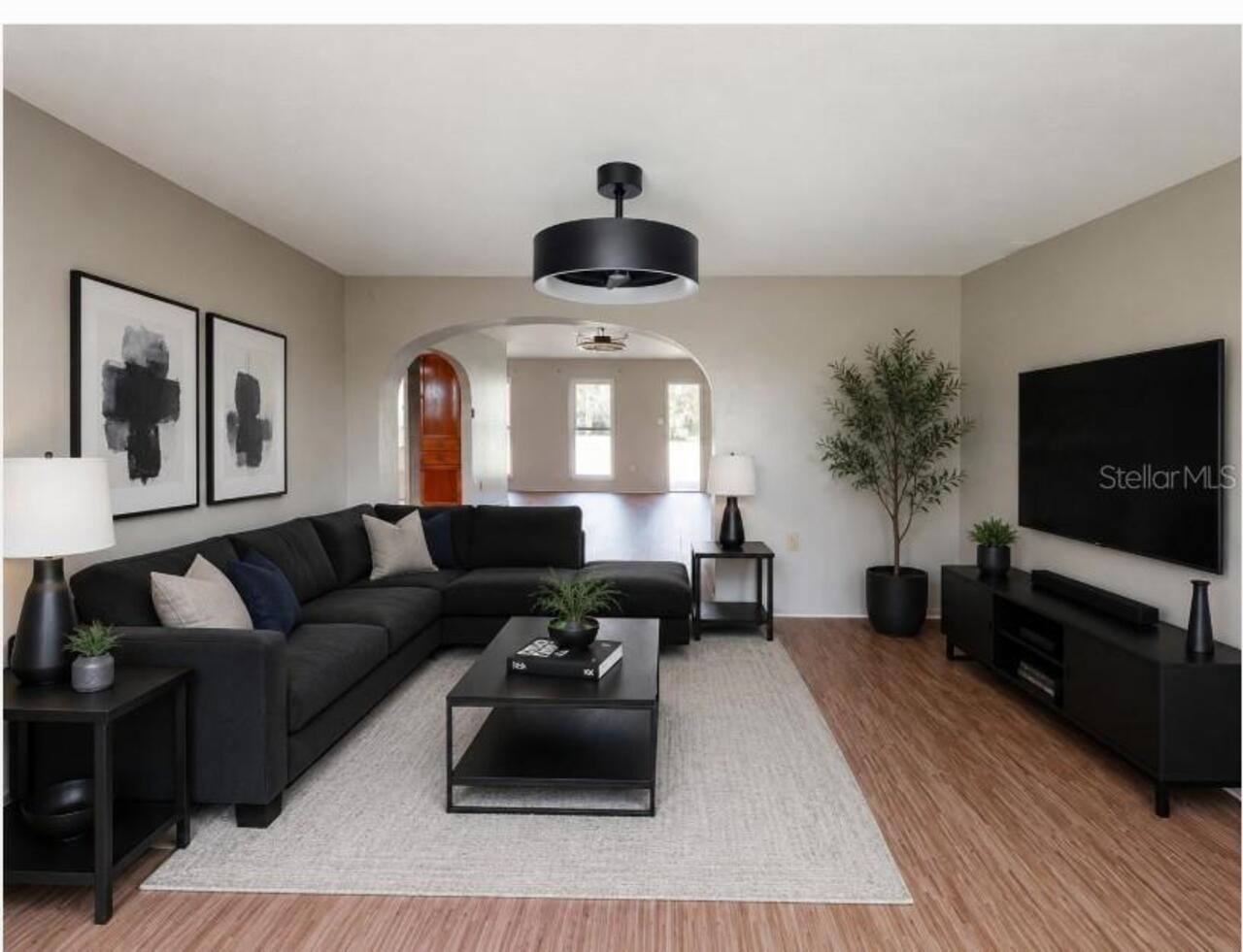 Listing Photo 11