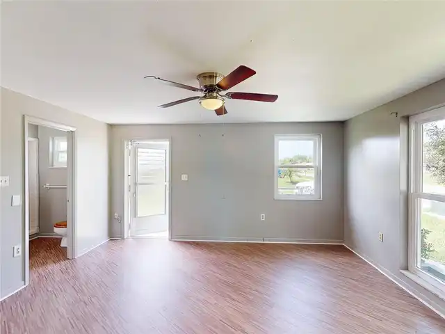 Listing Photo 15