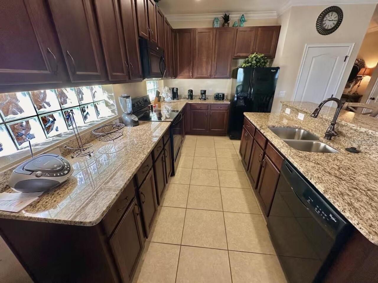 Listing Photo 10