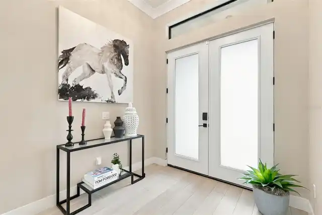 Listing Photo 12