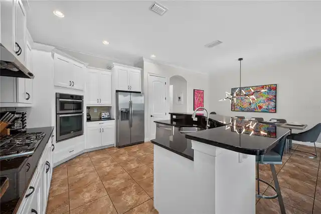 Listing Photo 10