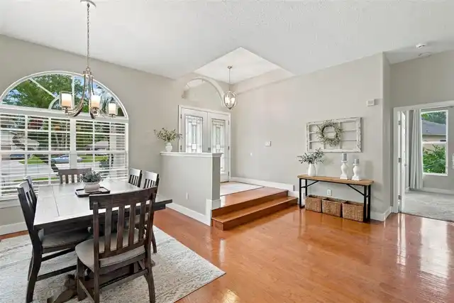 Listing Photo 8