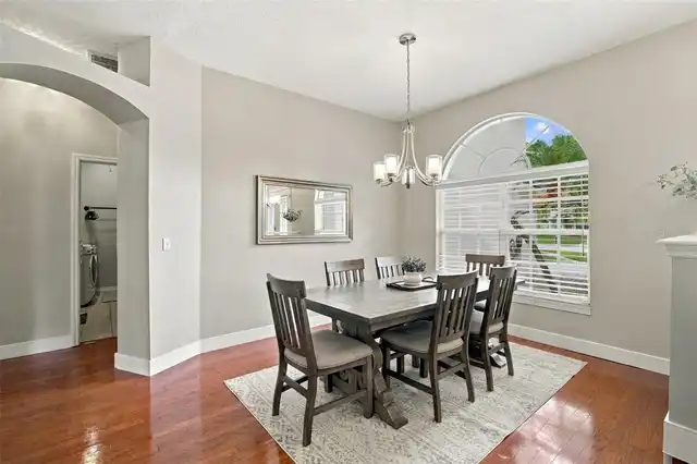 Listing Photo 9