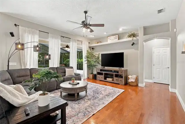 Listing Photo 22