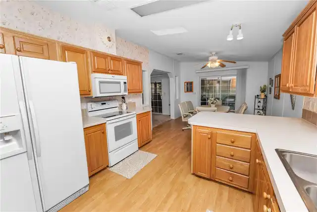 Listing Photo 6