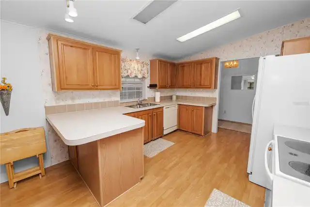 Listing Photo 10