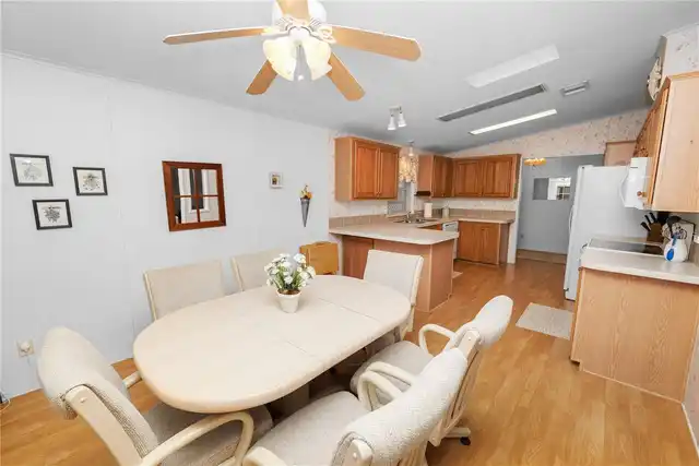 Listing Photo 12