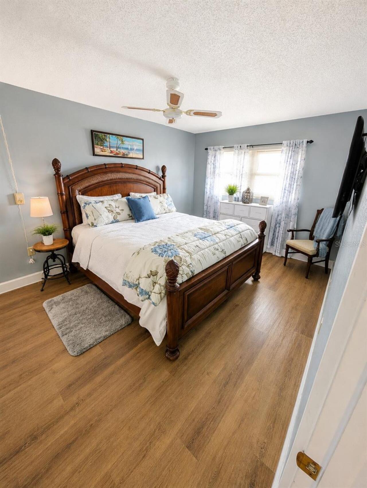 Listing Photo 8