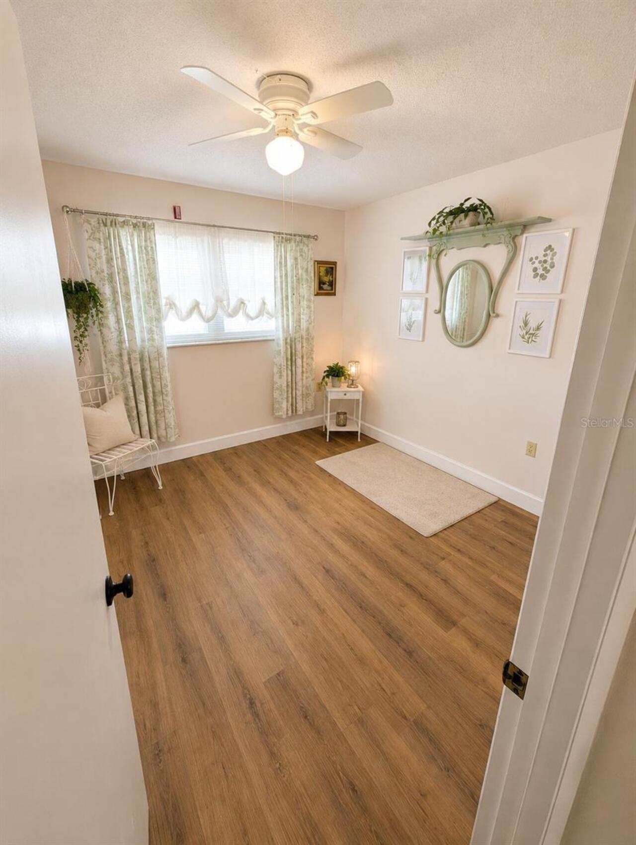 Listing Photo 9