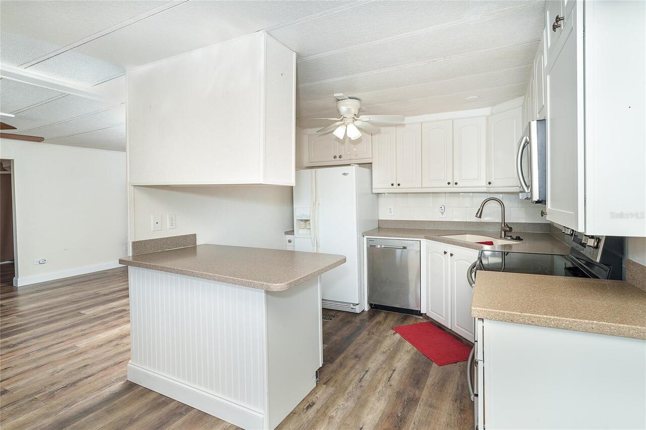 Listing Photo 11
