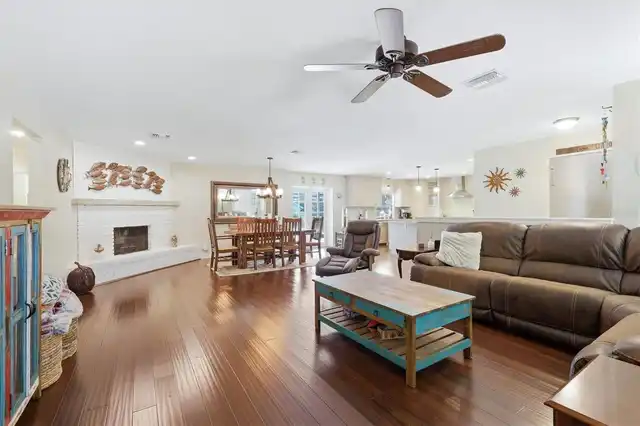 Listing Photo 16