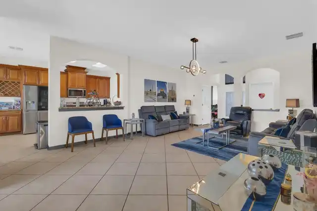 Listing Photo 17