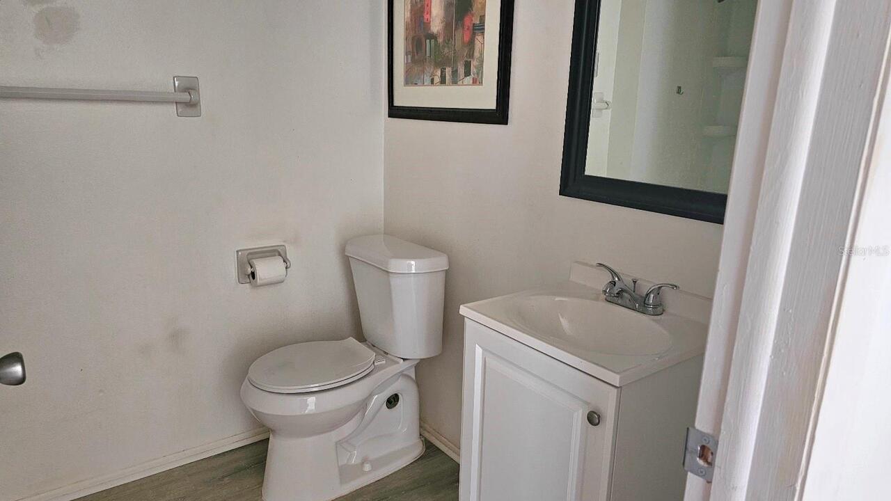 Listing Photo 12