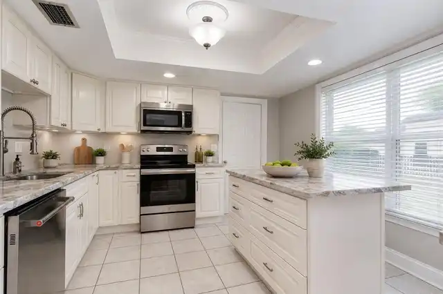 Listing Photo 12