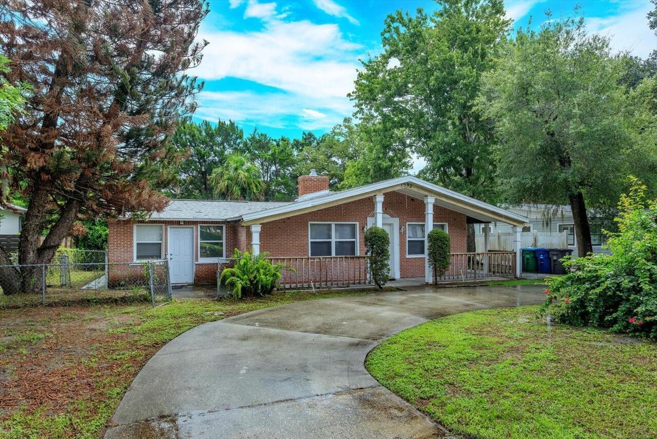 Listing Photo 1