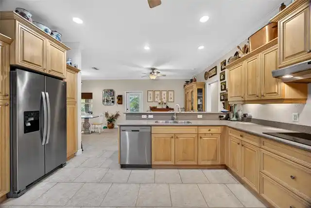 Listing Photo 18