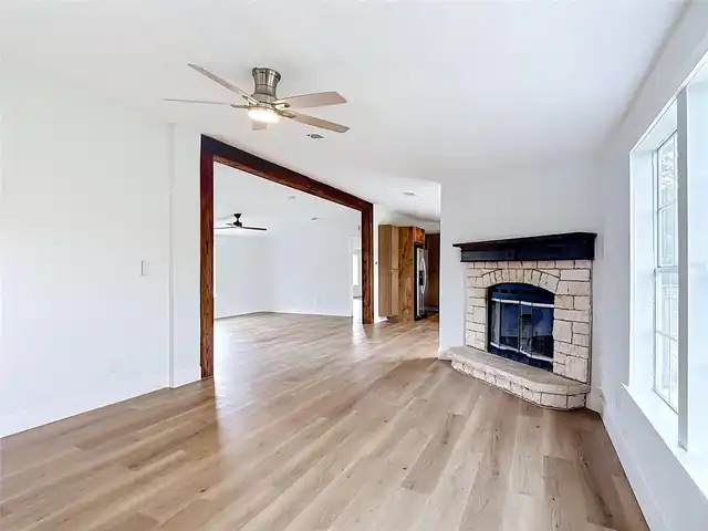 Listing Photo 14