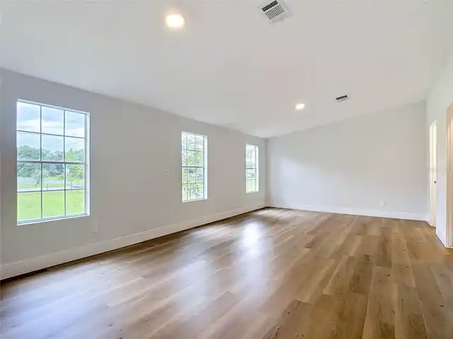 Listing Photo 23