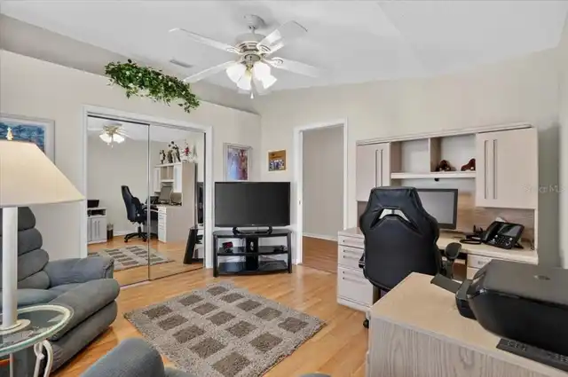 Listing Photo 15