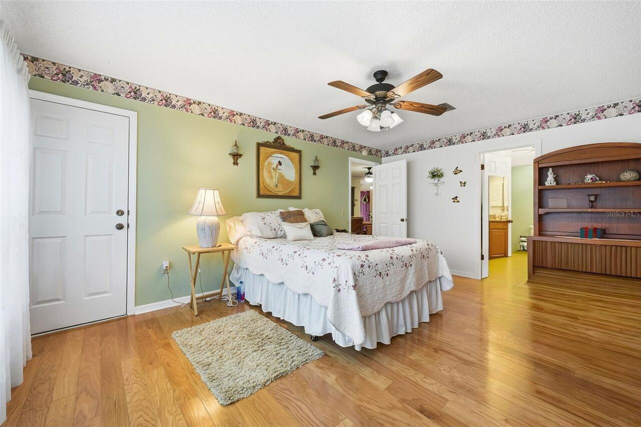 Listing Photo 17