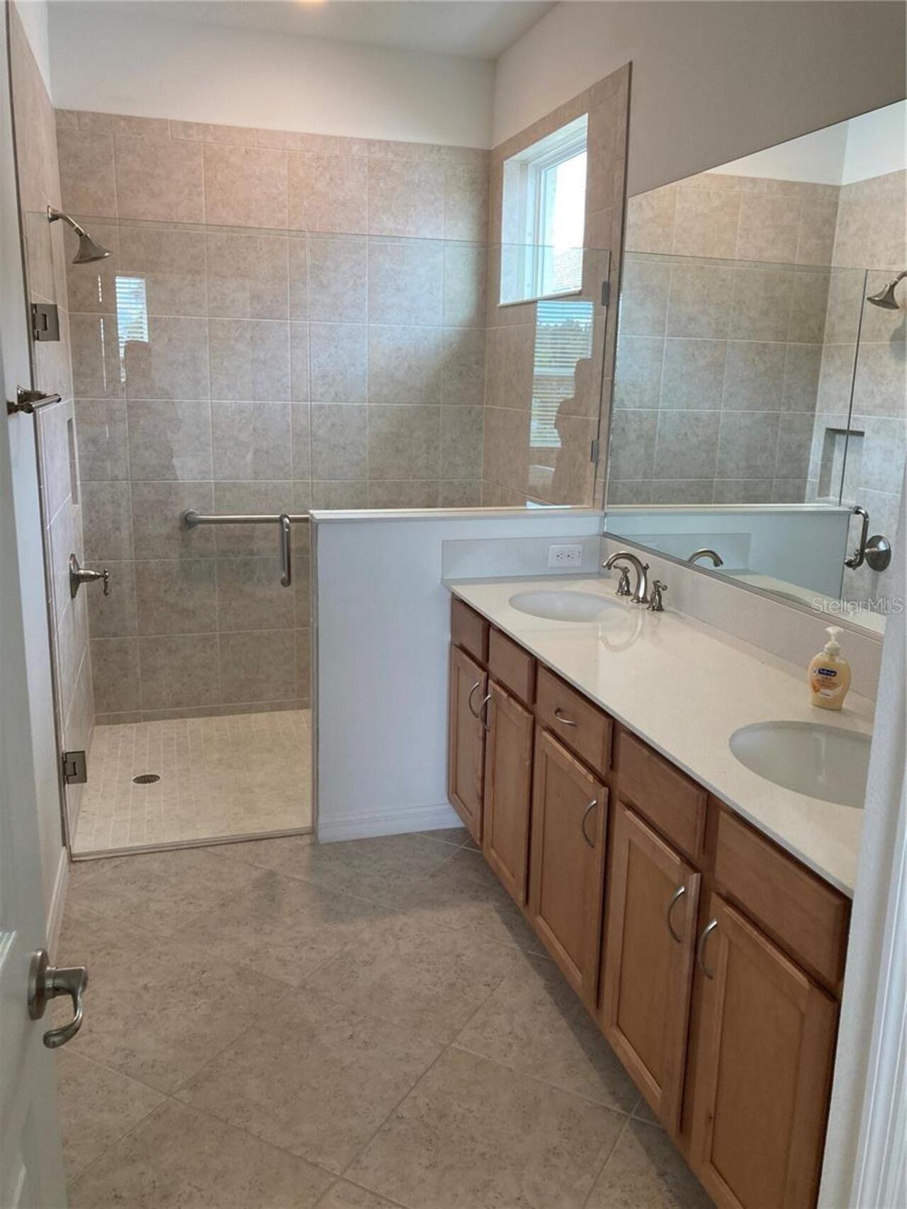 Listing Photo 8