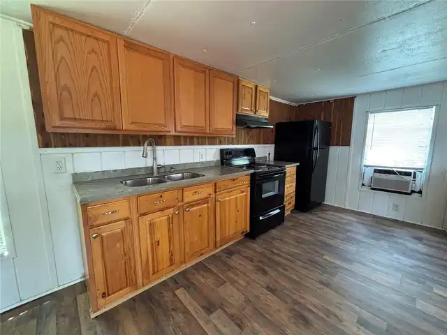 Listing Photo 16