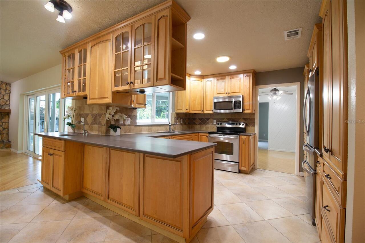 Listing Photo 12