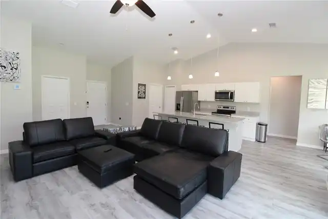 Listing Photo 15