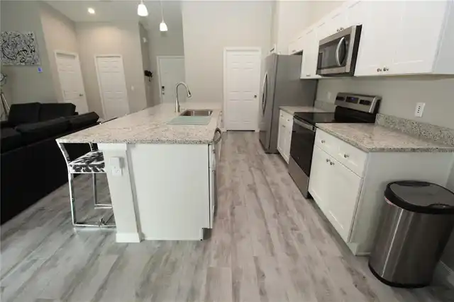 Listing Photo 16