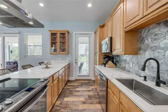 Listing Photo 18