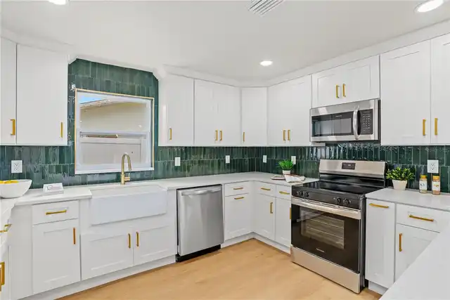 Listing Photo 17