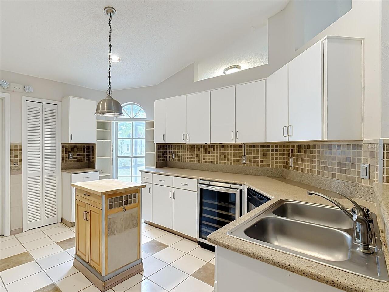 Listing Photo 11