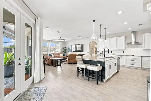 Listing Photo 16