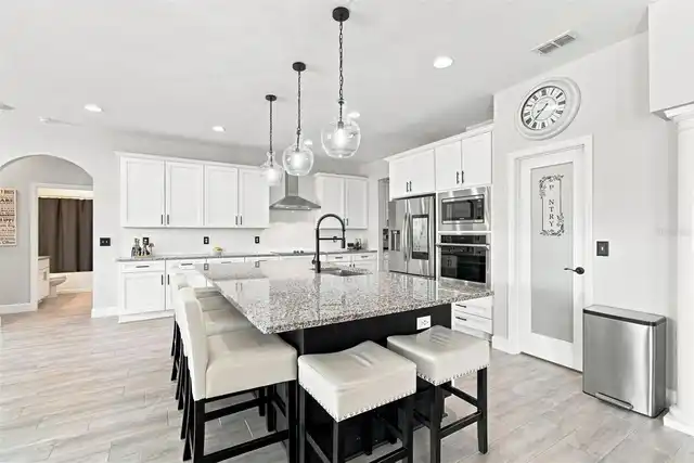 Listing Photo 17