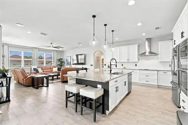 Listing Photo 18