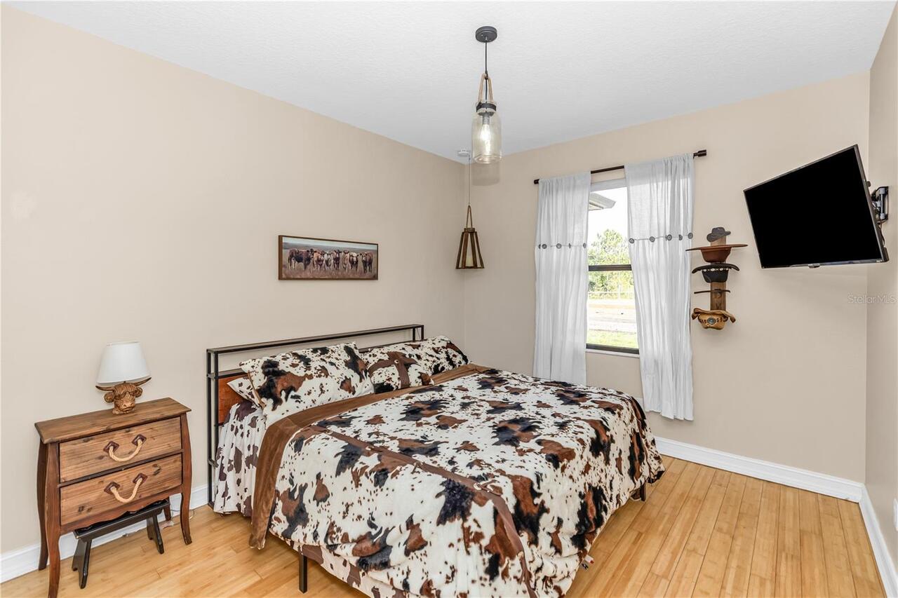 Listing Photo 10