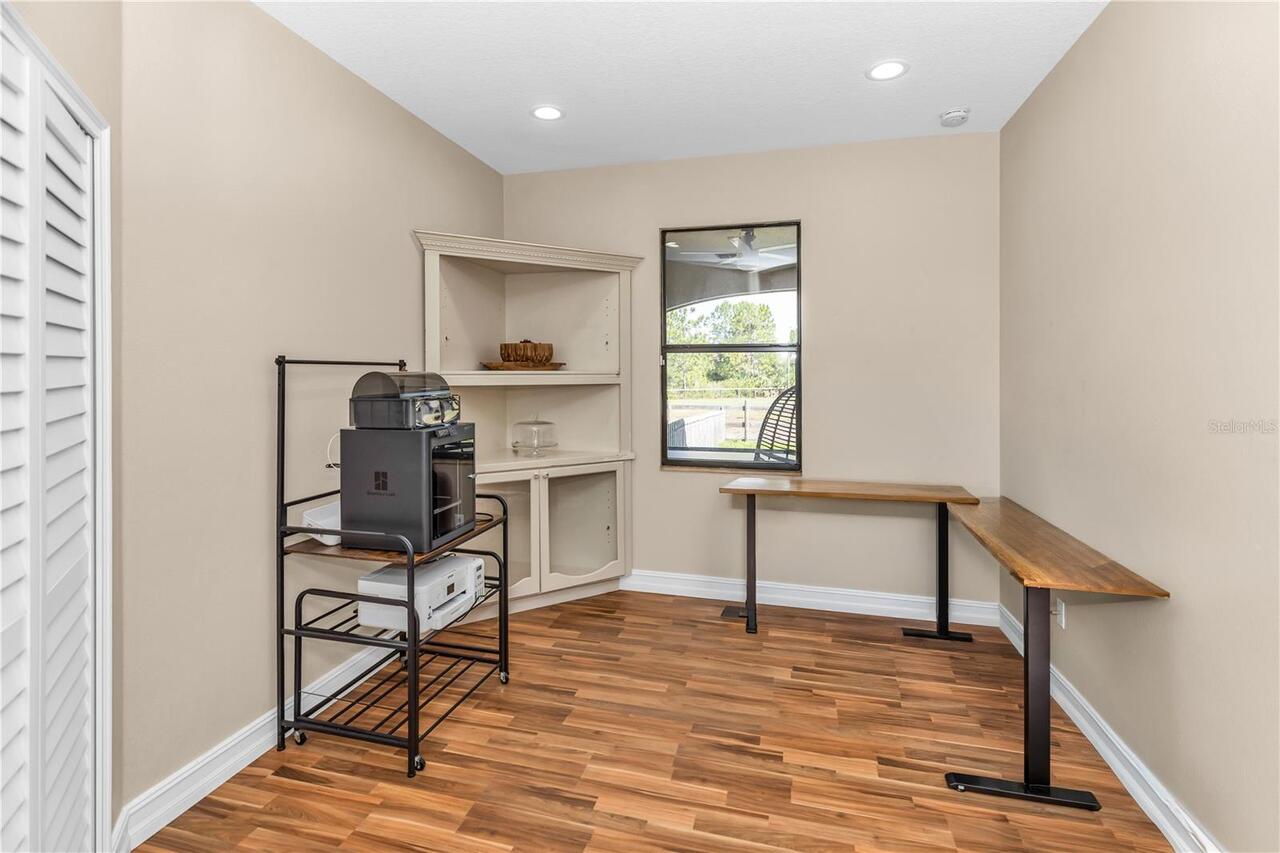 Listing Photo 16