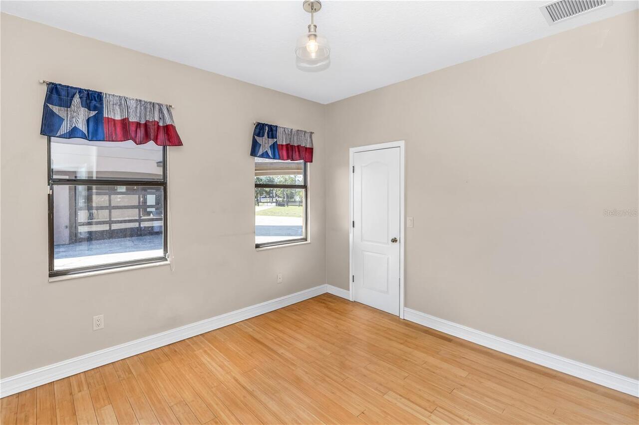 Listing Photo 22
