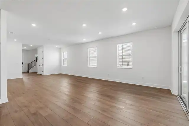 Listing Photo 16