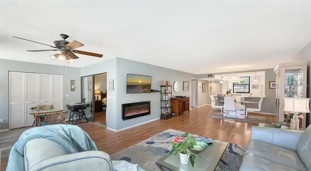 Listing Photo 11