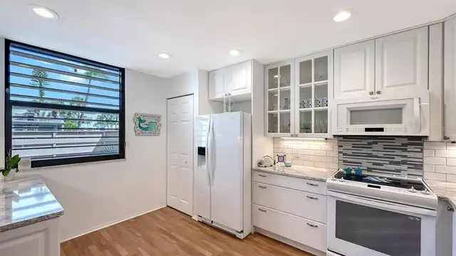 Listing Photo 14