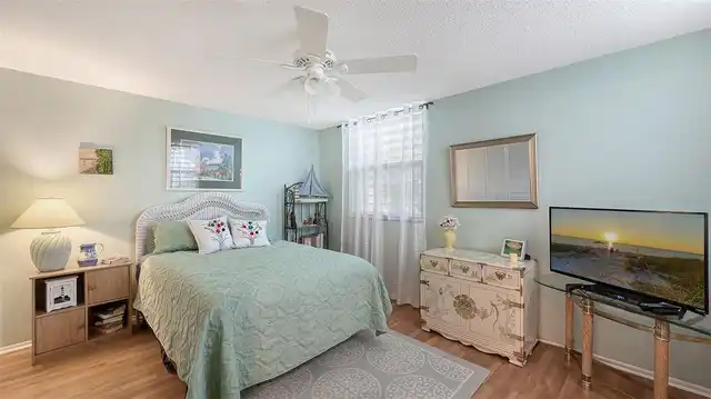 Listing Photo 24