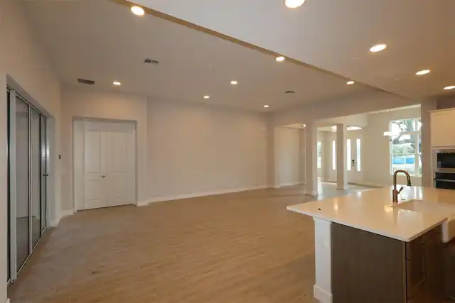 Listing Photo 7