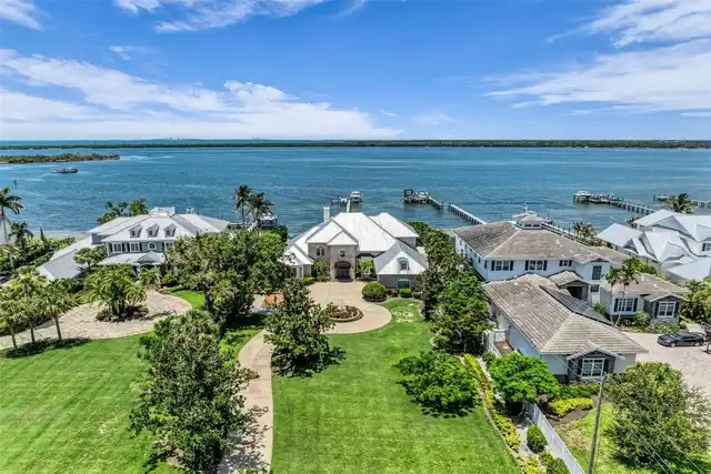 4BR, Home, 5BA, $4,995,000
Read More