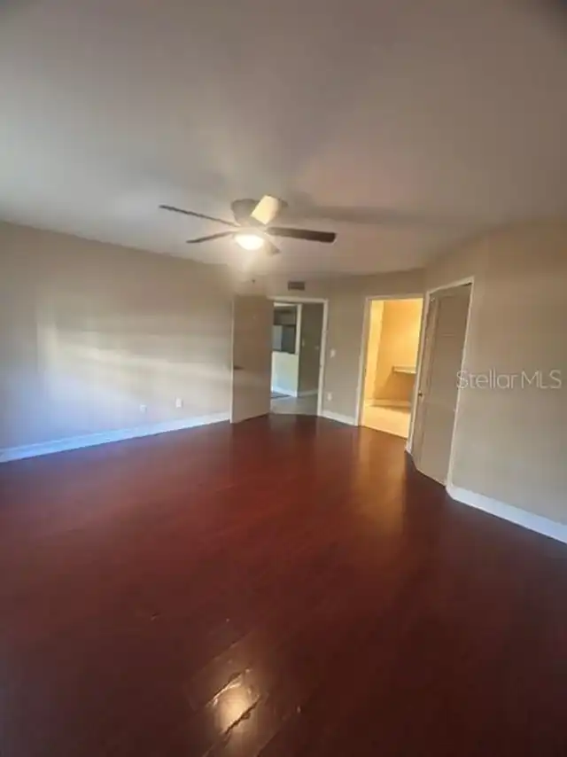 Listing Photo 9