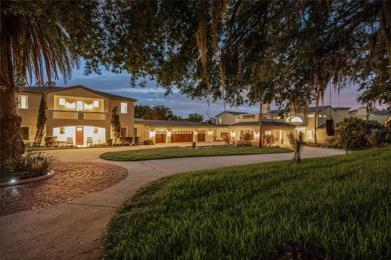 10BR, Home, 8BA, $6,750,000
Read More