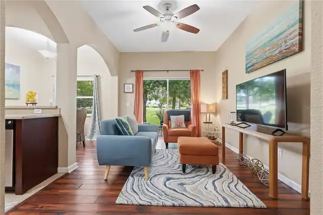 Listing Photo 11