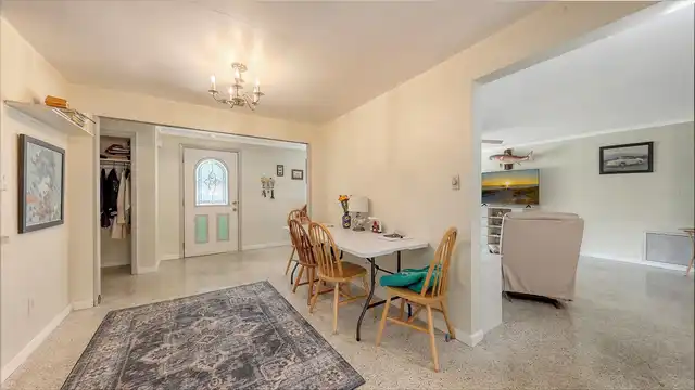 Listing Photo 9