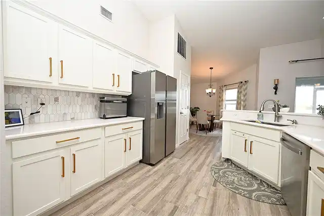 Listing Photo 7